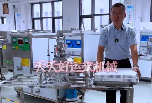 豆腐翻盤機(jī)－－省時(shí)又省力，完成了豆腐最后一道使命